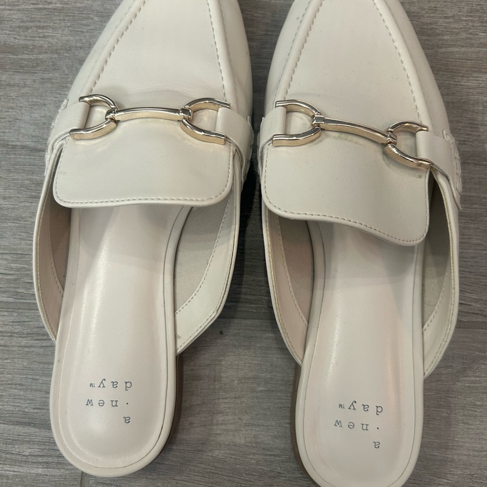 a new day Cream Slip-On Bit-Detail Mule Loafers